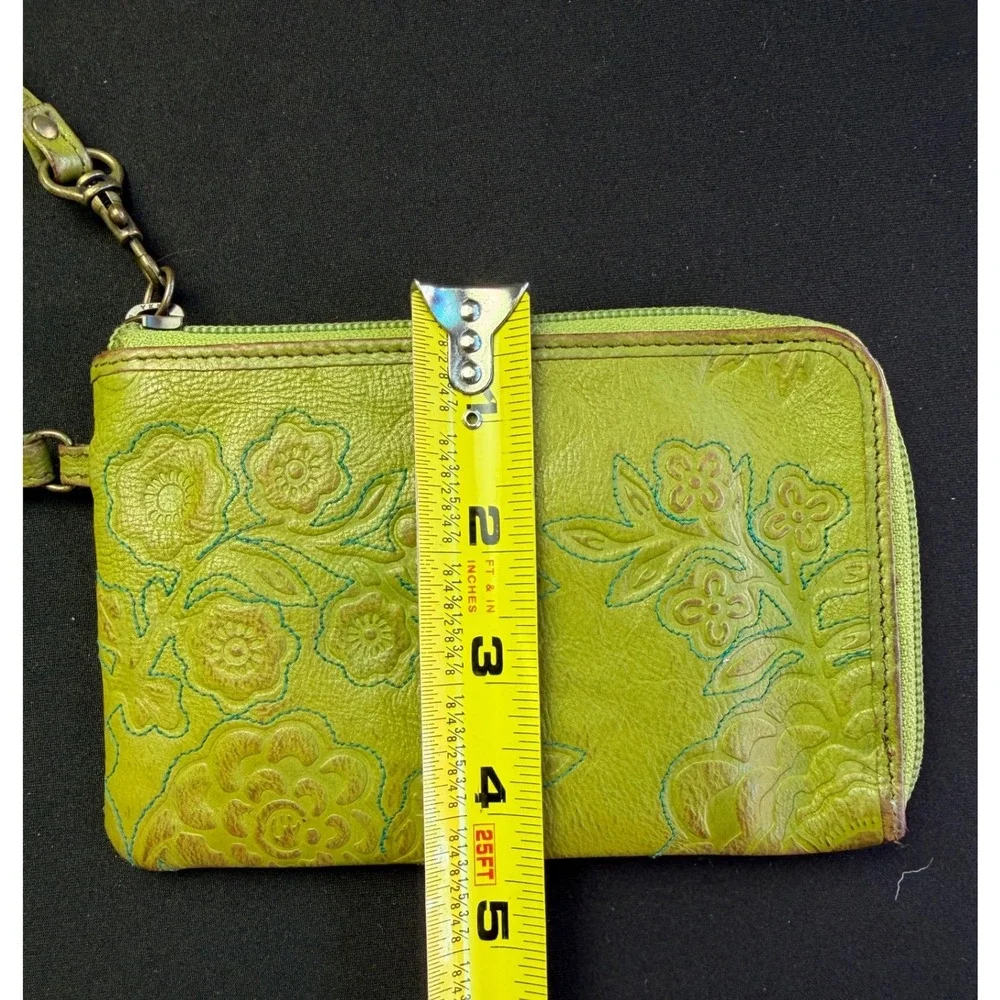 Fossil Lime Green Leather Floral Embossed Wristlet Wallet Zip Around Clutch Boho